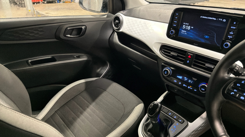 Hyundai i10 1.2 MPi Premium 5dr Auto Petrol Hatchback